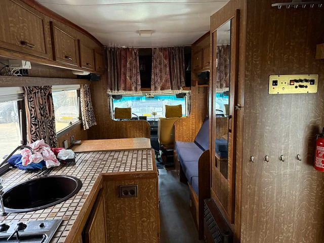 Mercedes-benz - 207 d - camper - 1977 - afbeelding 3 van  35