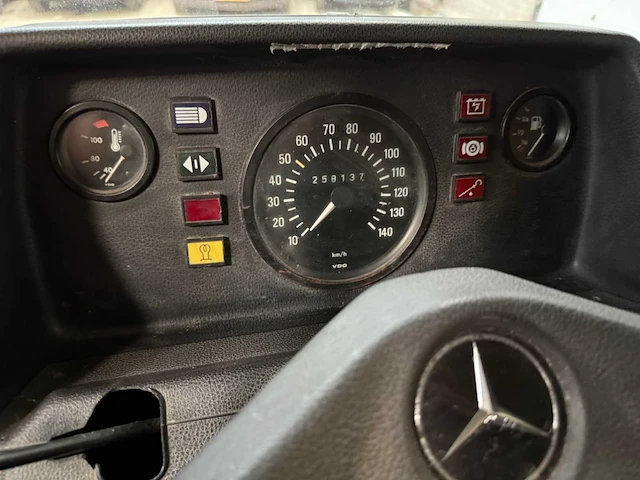 Mercedes-benz - 207 d - camper - 1977 - afbeelding 20 van  35