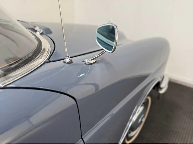Mercedes-benz - 220s - heckflosse - oldtimer - 1965 - afbeelding 3 van  37