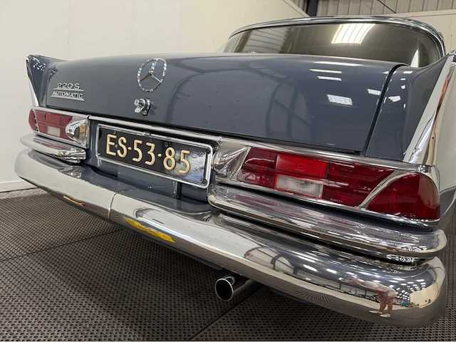 Mercedes-benz - 220s - heckflosse - oldtimer - 1965 - afbeelding 8 van  37