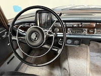 Mercedes-benz - 220s - heckflosse - oldtimer - 1965 - afbeelding 11 van  37