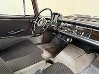 Mercedes-benz - 220s - heckflosse - oldtimer - 1965 - afbeelding 15 van  37