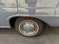 Mercedes-benz - 220s - heckflosse - oldtimer - 1965 - afbeelding 26 van  37