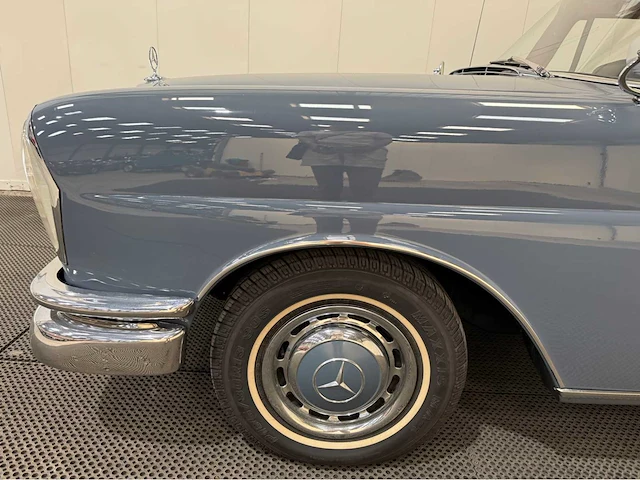 Mercedes-benz - 220s - heckflosse - oldtimer - 1965 - afbeelding 27 van  37