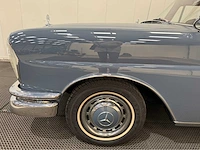 Mercedes-benz - 220s - heckflosse - oldtimer - 1965 - afbeelding 27 van  37