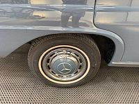 Mercedes-benz - 220s - heckflosse - oldtimer - 1965 - afbeelding 31 van  37