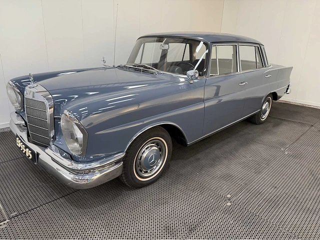 Mercedes-benz - 220s - heckflosse - oldtimer - 1965 - afbeelding 23 van  37