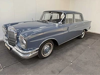 Mercedes-benz - 220s - heckflosse - oldtimer - 1965 - afbeelding 23 van  37