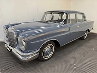 Mercedes-benz - 220s - heckflosse - oldtimer - 1965 - afbeelding 32 van  37