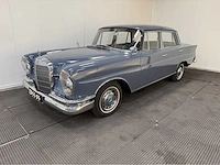 Mercedes-benz - 220s - heckflosse - oldtimer - 1965 - afbeelding 35 van  37