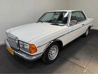 Mercedes-benz - 230 ce - coupe - 200-280 (w123) - oldtimer - 1982 - afbeelding 1 van  28