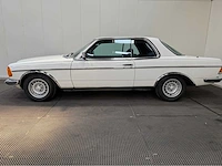 Mercedes-benz - 230 ce - coupe - 200-280 (w123) - oldtimer - 1982 - afbeelding 12 van  28
