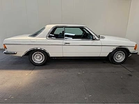 Mercedes-benz - 230 ce - coupe - 200-280 (w123) - oldtimer - 1982 - afbeelding 27 van  28