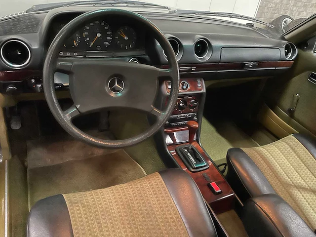 Mercedes-benz - 280 c (w123) - coupe - oldtimer - 1978 - afbeelding 13 van  33