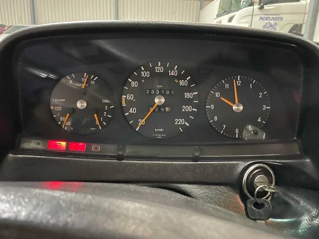 Mercedes-benz - 280 c (w123) - coupe - oldtimer - 1978 - afbeelding 15 van  33