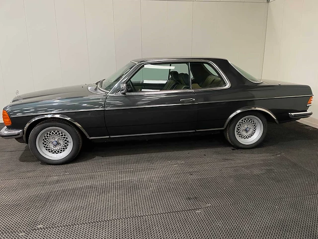 Mercedes-benz - 280 c (w123) - coupe - oldtimer - 1978 - afbeelding 29 van  33