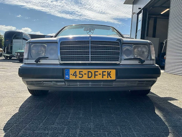 Mercedes-benz - 300 ce-24 cabriolet - afbeelding 10 van  23