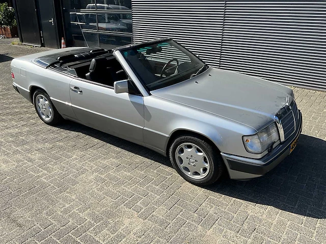 Mercedes-benz - 300 ce-24 cabriolet - afbeelding 1 van  23