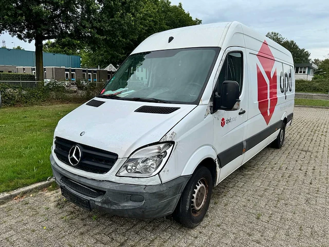 Mercedes benz - 313 - sprinter - van - afbeelding 1 van  6