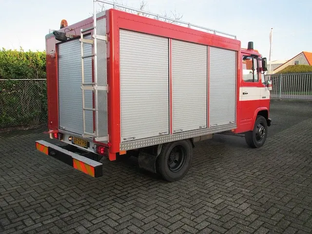 Mercedes-benz - 608 - brandweerwagen - afbeelding 9 van  15