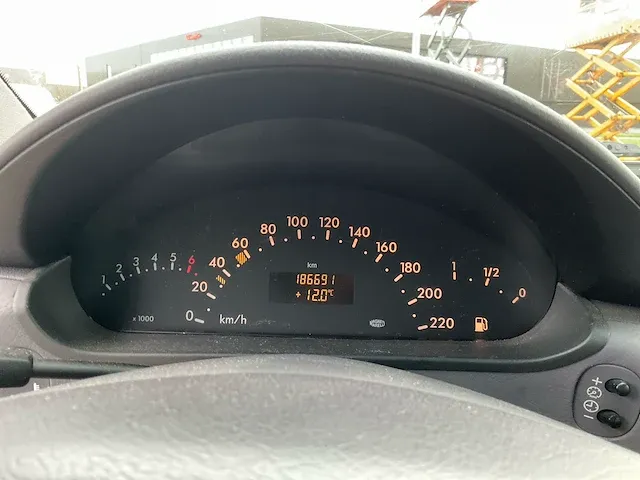 Mercedes-benz - a-klasse - 140 elegance - personenauto - afbeelding 10 van  25