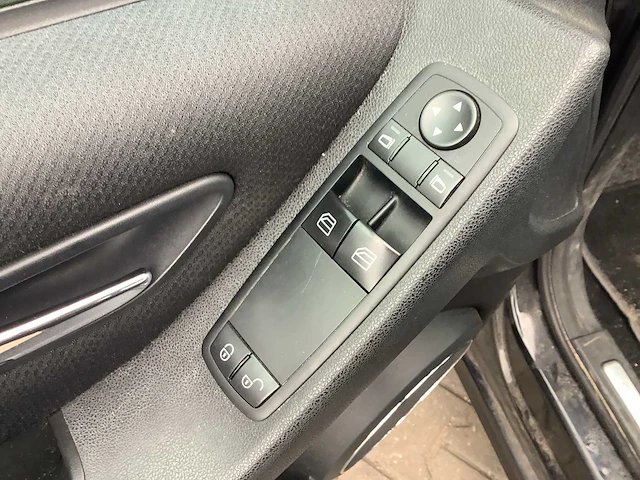 Mercedes-benz - a-klasse - 150 avantgarde - personenauto - afbeelding 7 van  16