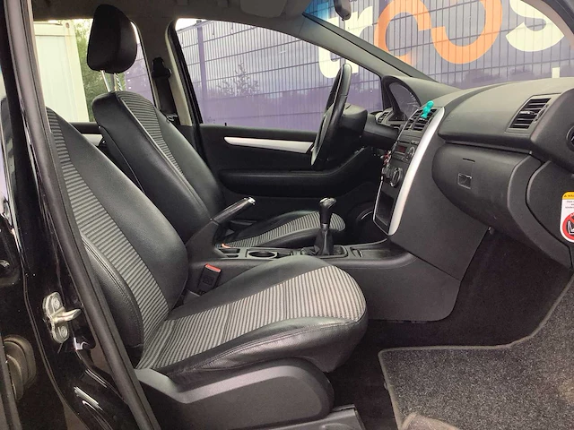 Mercedes-benz - a-klasse - 150 avantgarde - personenauto - afbeelding 12 van  16