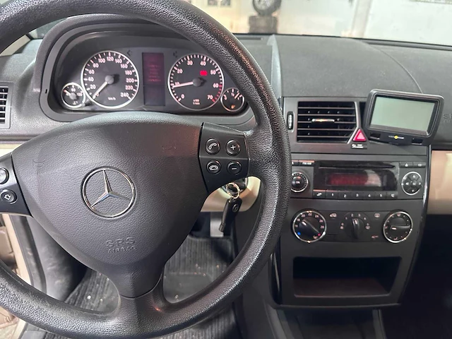 Mercedes-benz - a-klasse - 150 classic - 10-pz-fg - afbeelding 10 van  20