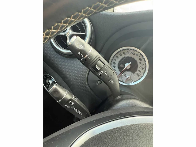 Mercedes-benz - a-klasse - 180 prestige - g-628-kv - 2019 - afbeelding 2 van  15