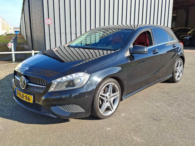 Mercedes-benz - a180 business solution - 2014 - 122pk - afbeelding 1 van  33
