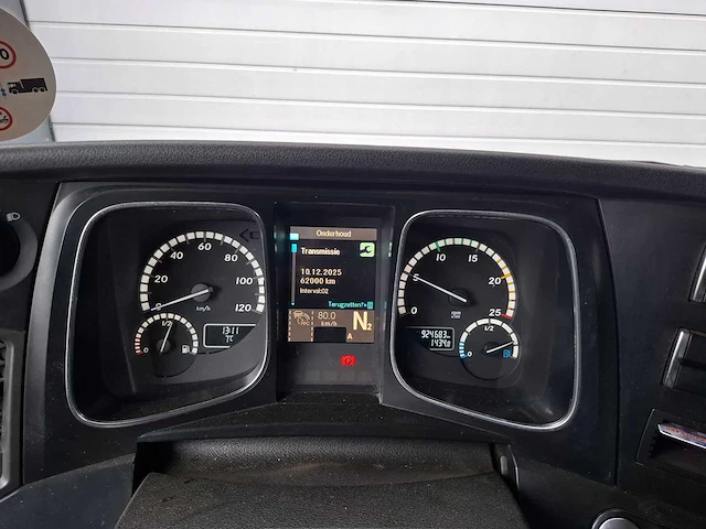 Mercedes-benz - actros - vrachtwagen - afbeelding 6 van  33