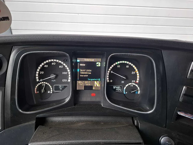 Mercedes-benz - actros - vrachtwagen - afbeelding 9 van  33