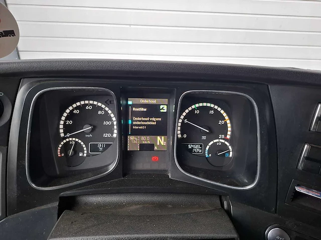 Mercedes-benz - actros - vrachtwagen - afbeelding 10 van  33