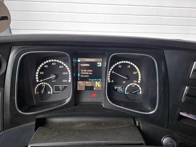 Mercedes-benz - actros - vrachtwagen - afbeelding 11 van  33
