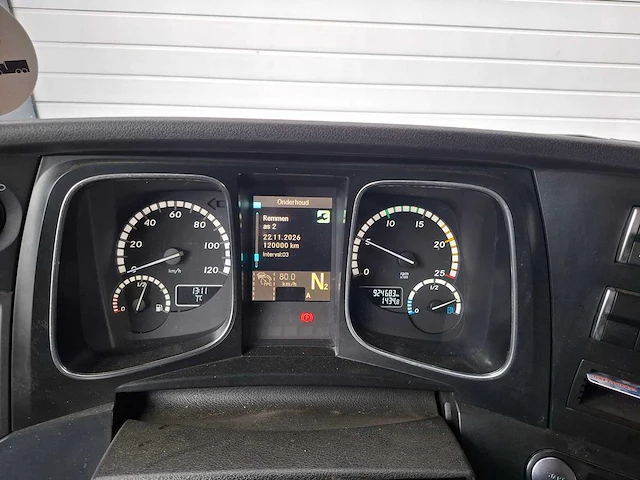 Mercedes-benz - actros - vrachtwagen - afbeelding 13 van  33