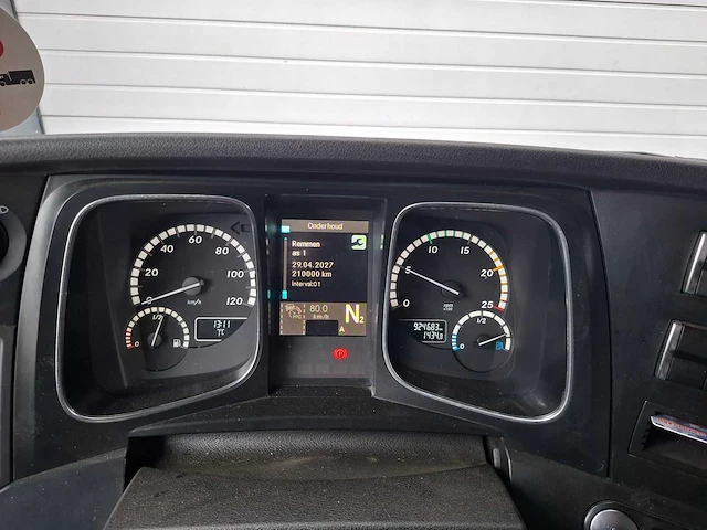 Mercedes-benz - actros - vrachtwagen - afbeelding 14 van  33