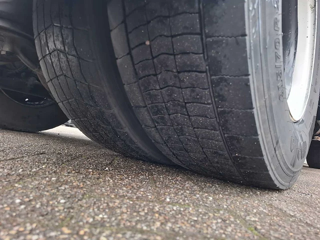 Mercedes-benz - actros - vrachtwagen - afbeelding 24 van  33