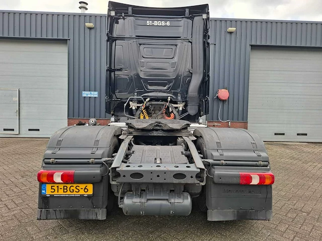 Mercedes-benz - actros - vrachtwagen - afbeelding 23 van  33