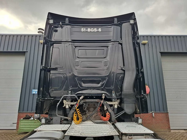 Mercedes-benz - actros - vrachtwagen - afbeelding 28 van  33