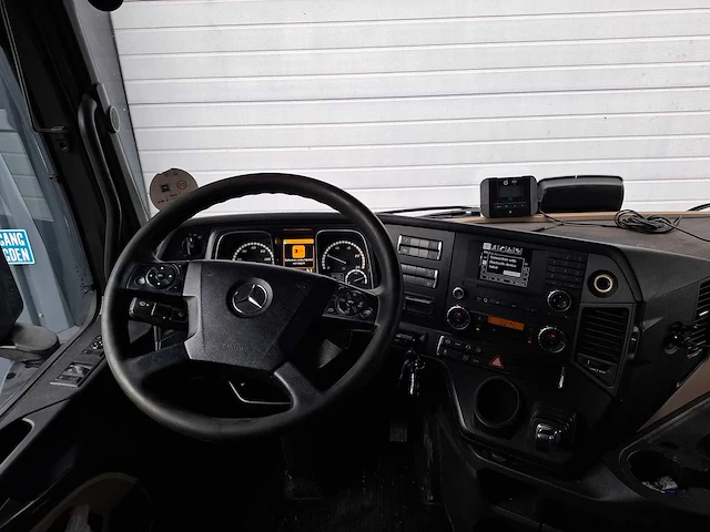 Mercedes-benz - actros - vrachtwagen - afbeelding 33 van  33