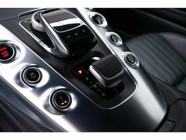 Mercedes-benz - amg gt - roadster - 2017 - afbeelding 31 van  38