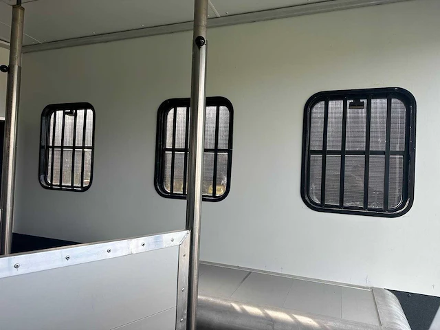 Mercedes-benz - atego - paardenvrachtwagen met living - opbouw zo goed als nieuw - 2014 - afbeelding 19 van  33