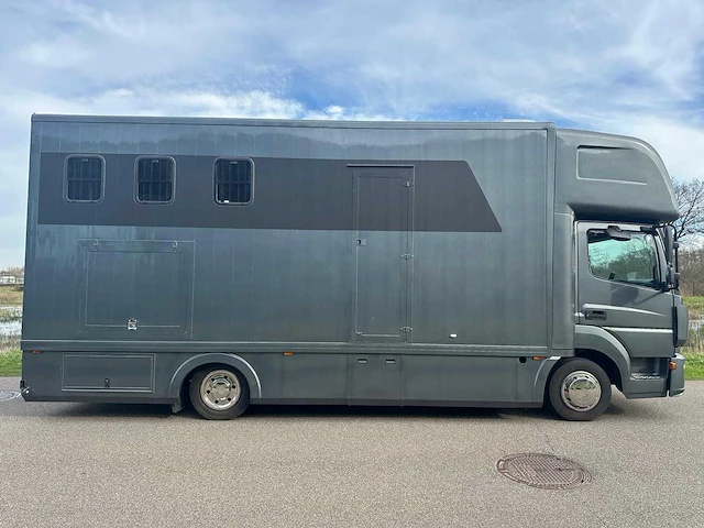 Mercedes-benz - atego - paardenvrachtwagen met living - opbouw zo goed als nieuw - 2014 - afbeelding 23 van  33