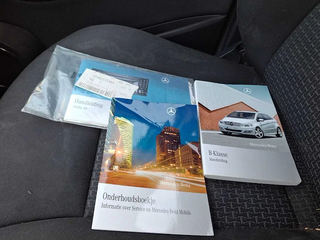 Mercedes-benz - b-klasse - 180 blueefficiency - 2010 - 116pk - afbeelding 2 van  31