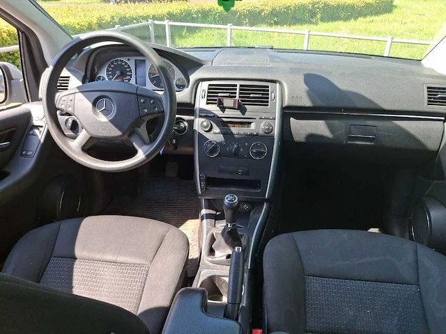 Mercedes-benz - b-klasse - 180 blueefficiency - 2010 - 116pk - afbeelding 27 van  31