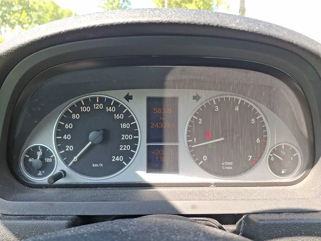 Mercedes-benz - b-klasse - 180 blueefficiency - 2010 - 116pk - afbeelding 28 van  31