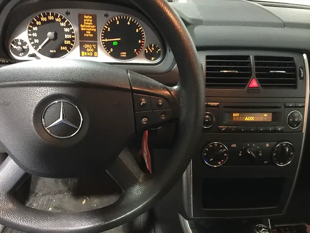 Mercedes-benz - b180 automaat - h-032-sb - afbeelding 6 van  15