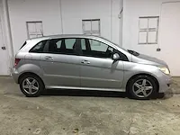 Mercedes-benz - b180 automaat - h-032-sb - afbeelding 16 van  19