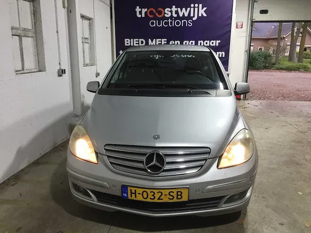 Mercedes-benz - b180 automaat - h-032-sb - afbeelding 18 van  19