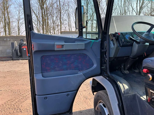 Mercedes-benz - bedrijfswagen - afbeelding 11 van  20